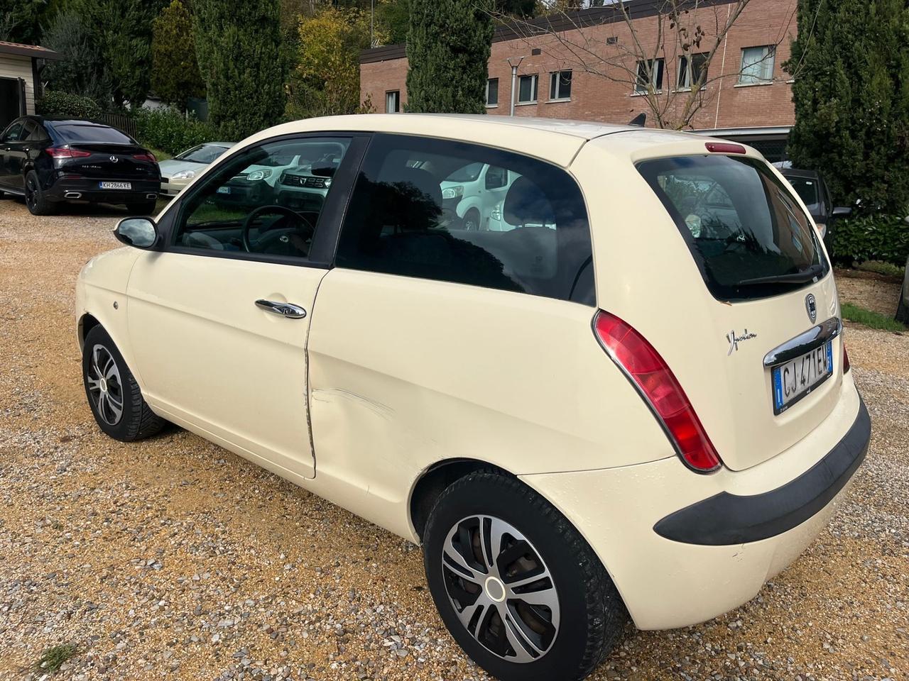 Lancia Y 1.2i cat LS