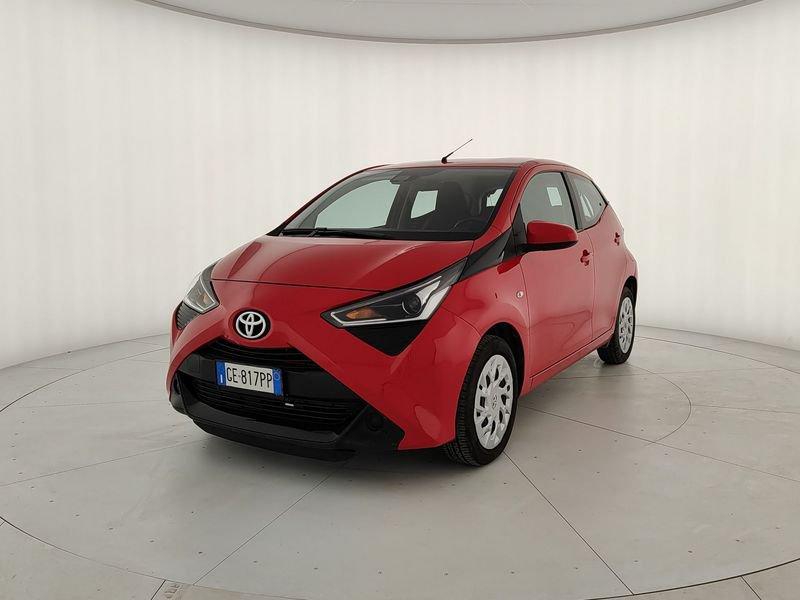 Toyota Aygo Connect 1.0 VVT-i 72 CV 5 porte x-clusiv red pack