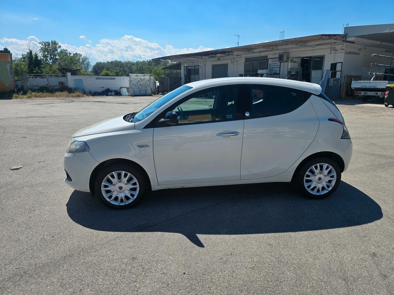 Lancia Ypsilon 1.2 69 CV 5 porte GPL Ecochic Silver