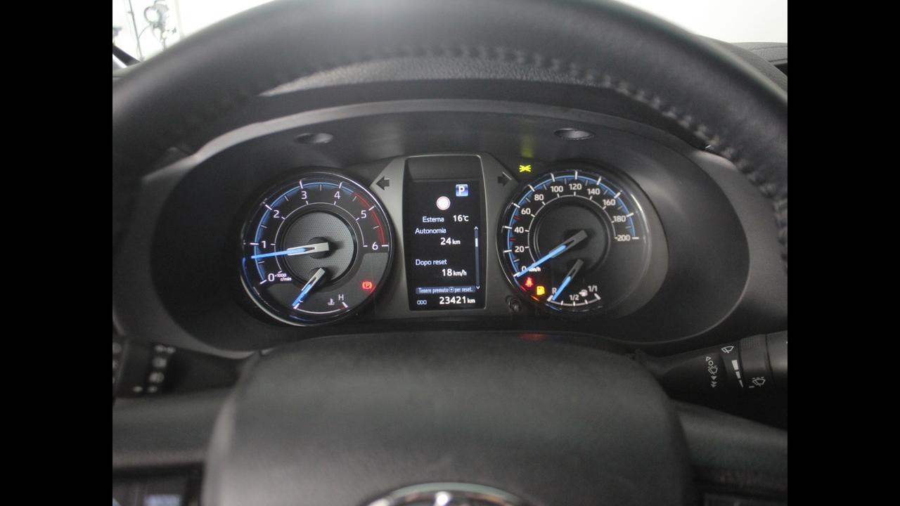 TOYOTA Hilux IV 2021 - Hilux 2.8 d double cab Invincible 4wd auto