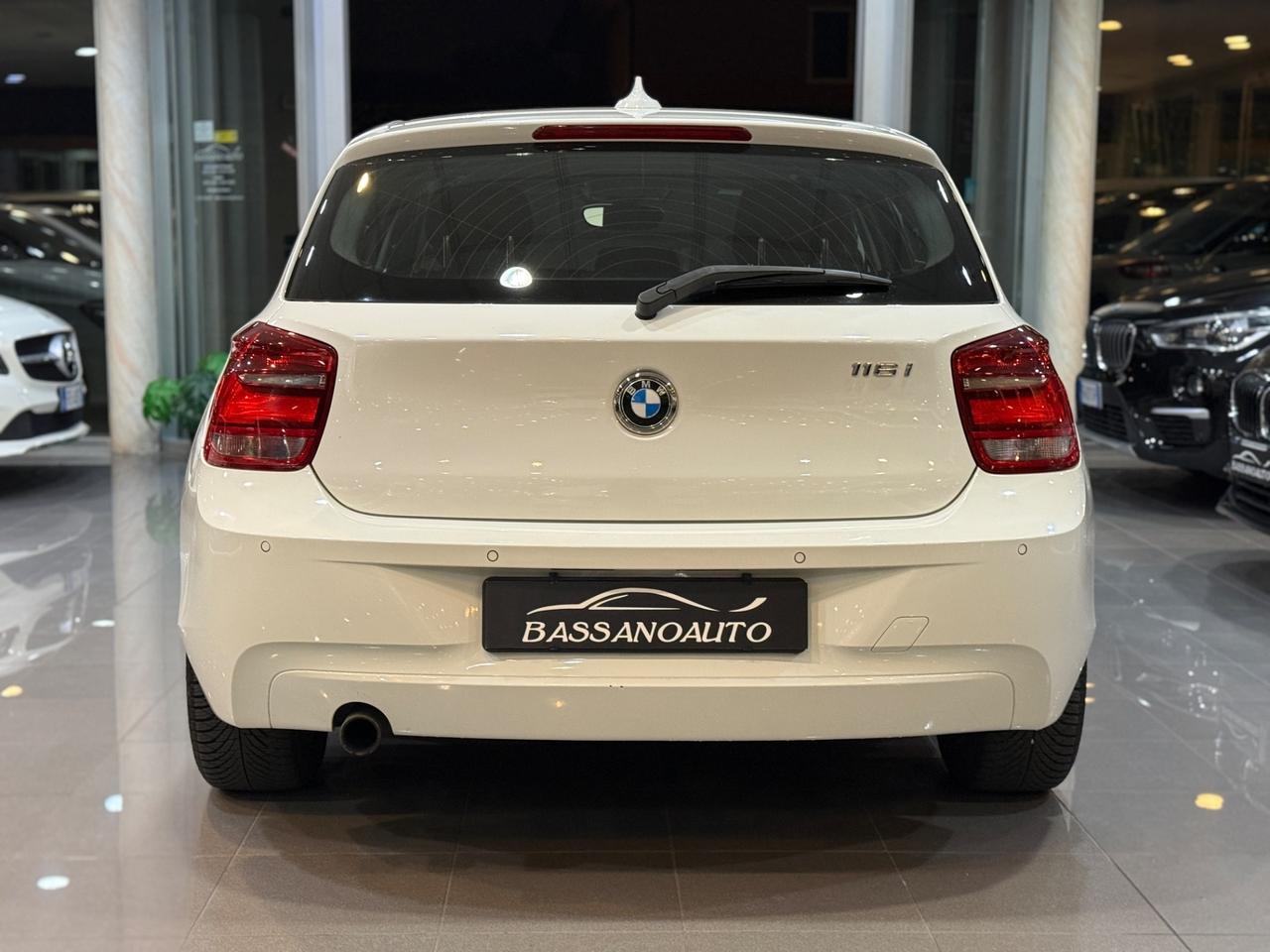 Bmw 116 116i 5p. Urban