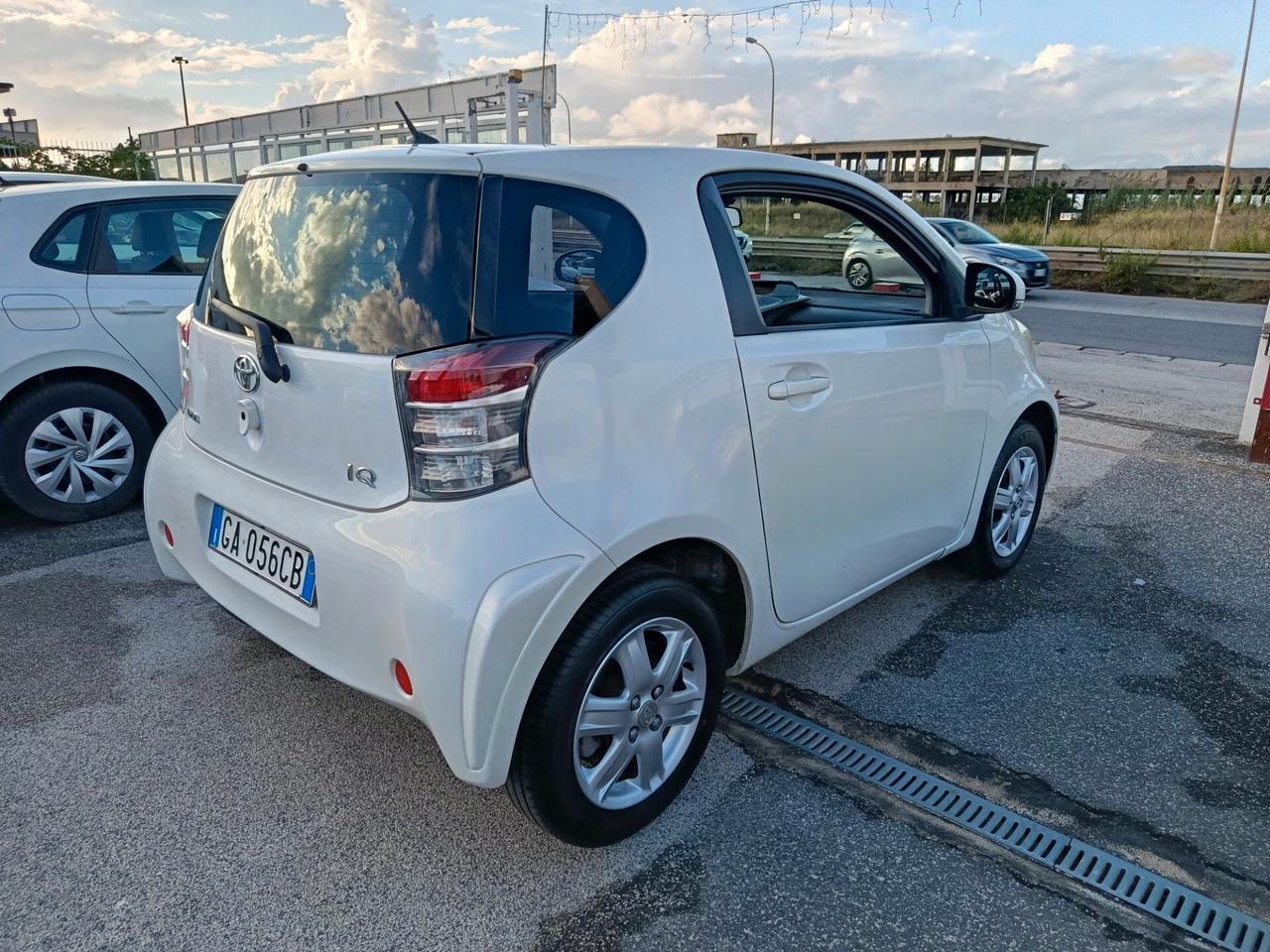 Toyota iQ 1.0
