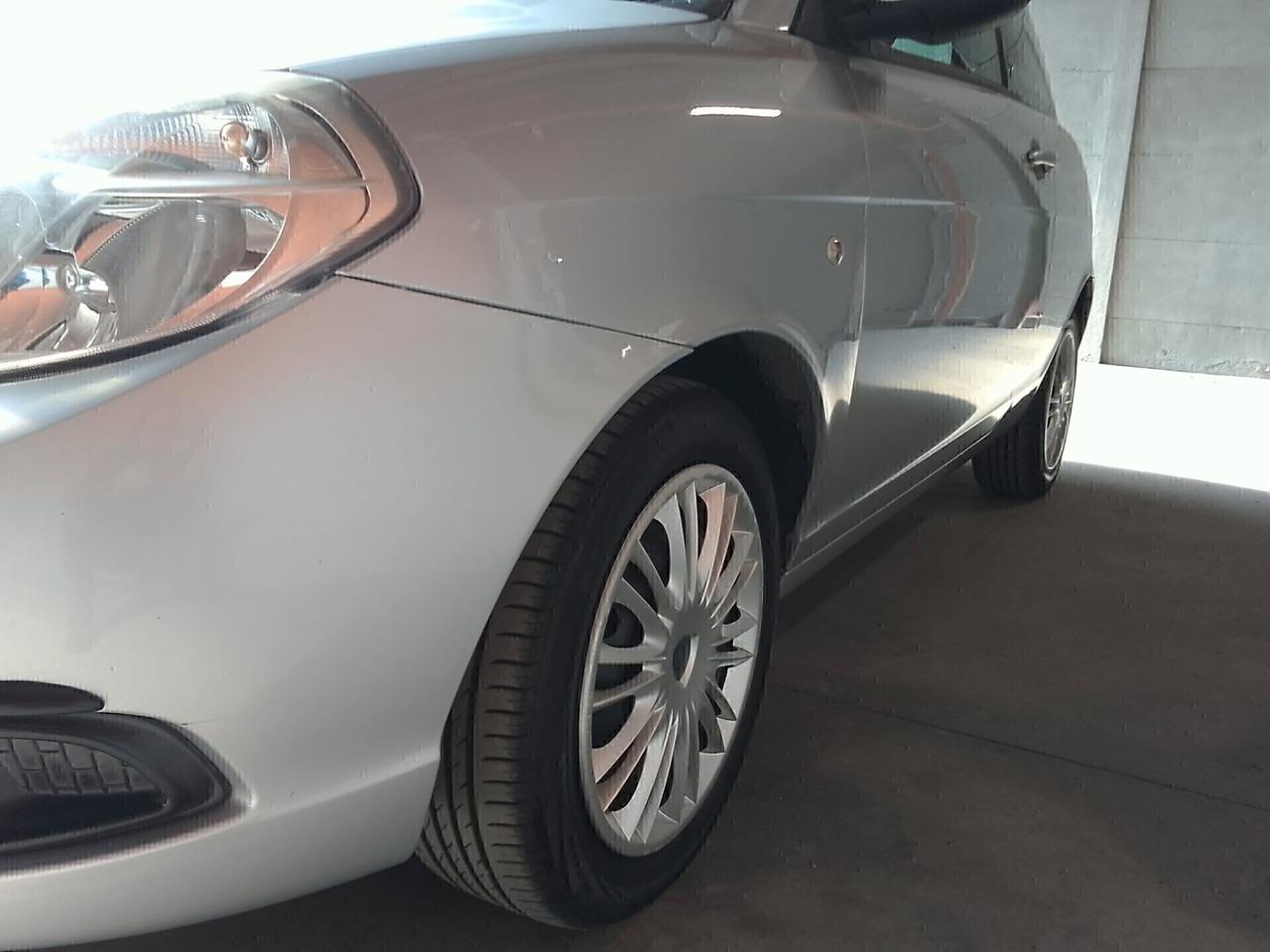 Lancia Ypsilon 1.2 Elle OK NEOPATENTATI