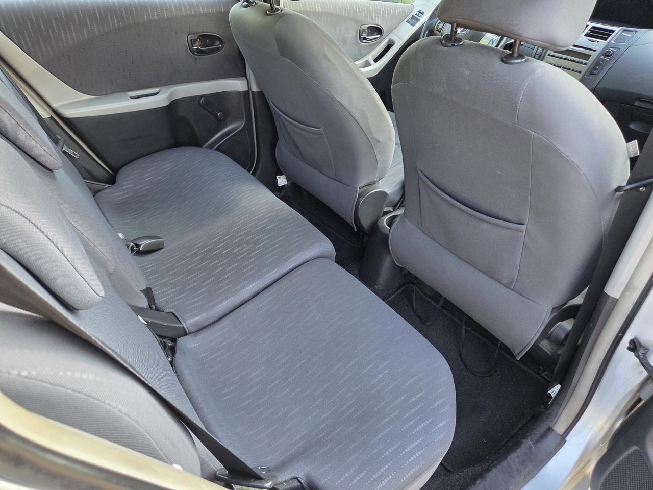 Toyota Yaris 1.3 5 porte Sol*Neo patentati *