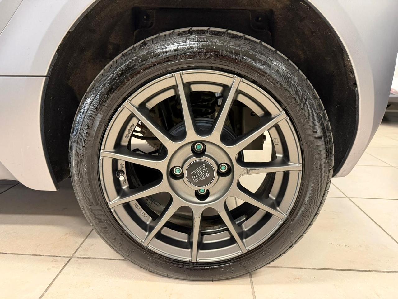 Xev Yoyo Pro a rate da 140 al mese
