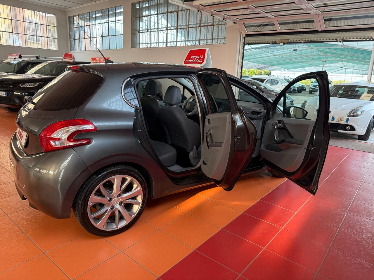Peugeot 208 1.6 e-HDi 115 CV Stop&Start 5 porte Allure
