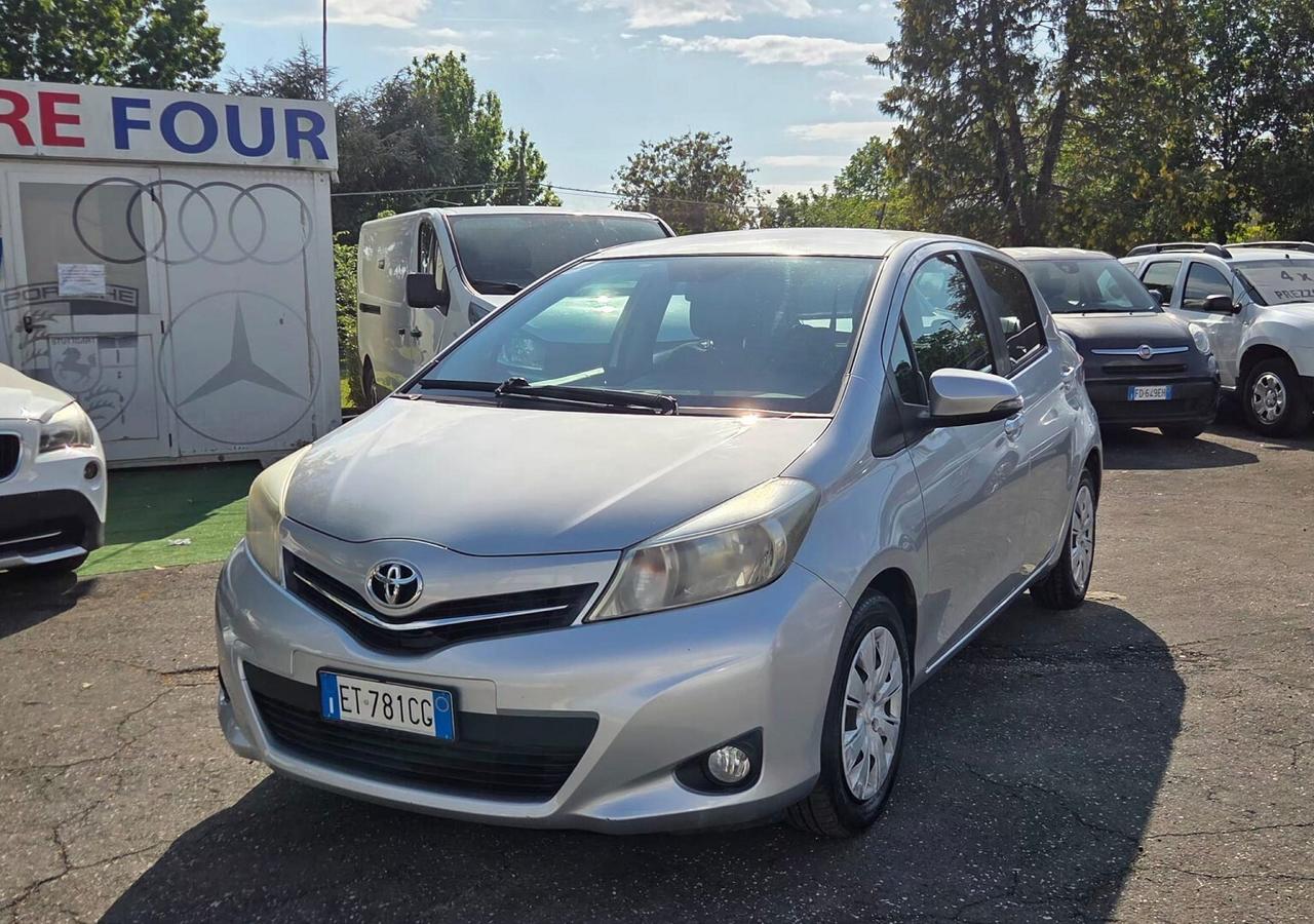 TOYOTA YARIS 1.0 5P LOUNGE