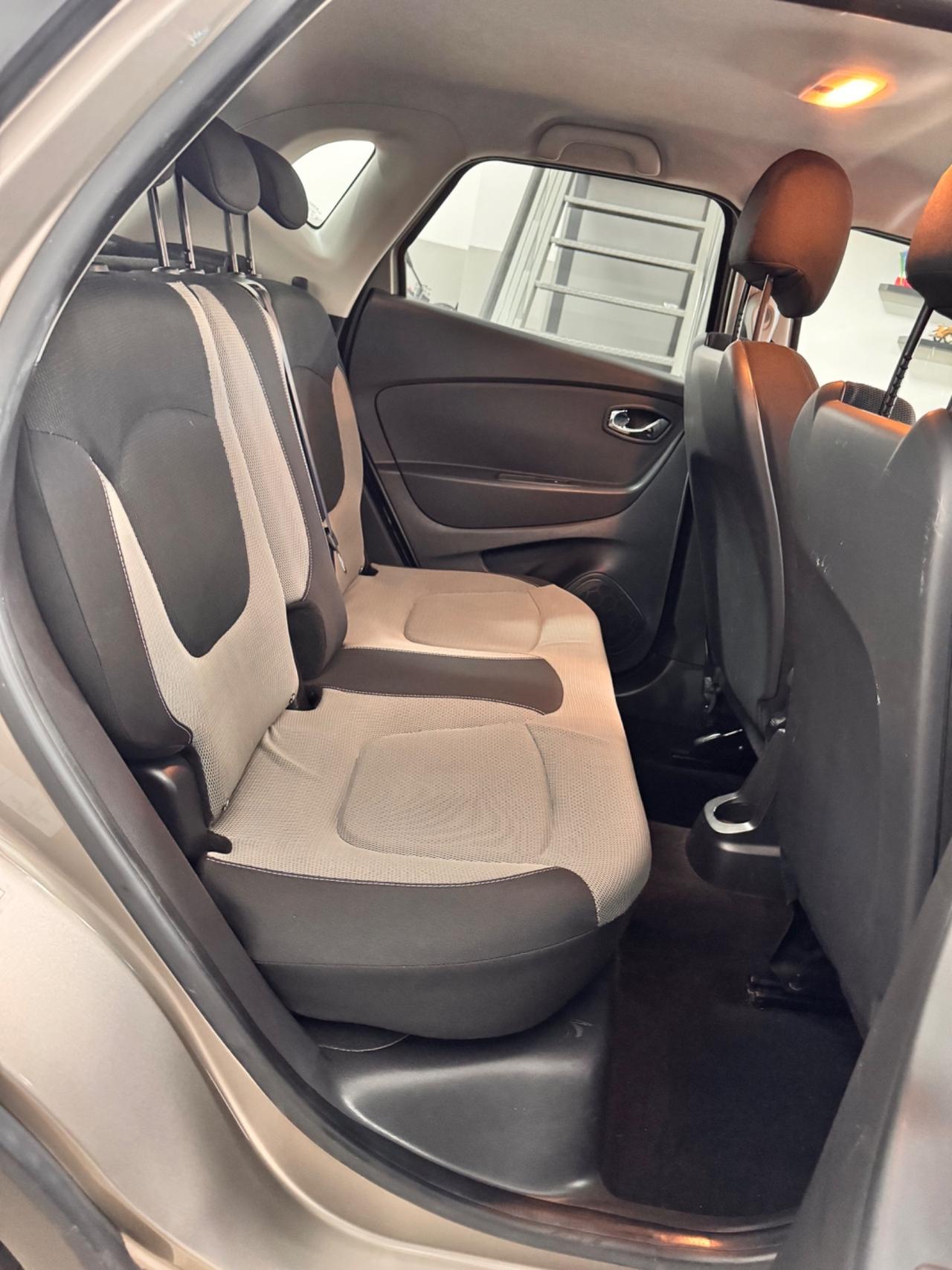Renault Captur 1.5 DCi 90 Cv S&S 90.000 Km - 2015
