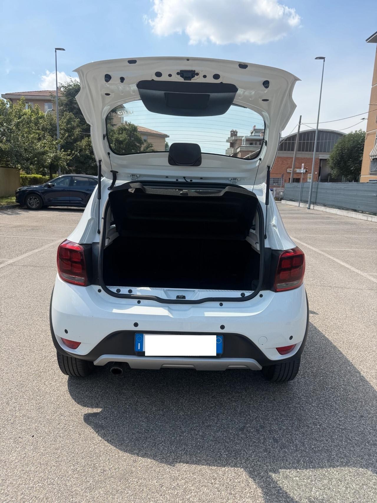 Dacia Sandero Stepway 0.9 tce Gpl - NAV. - NEOP. - 12 MESI DI GARANZIA -