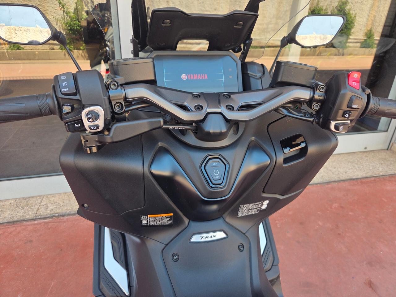 Yamaha T Max 560