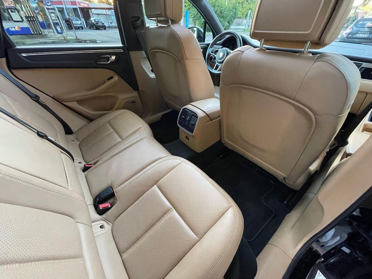 Porsche Macan -- 2.0 #7143