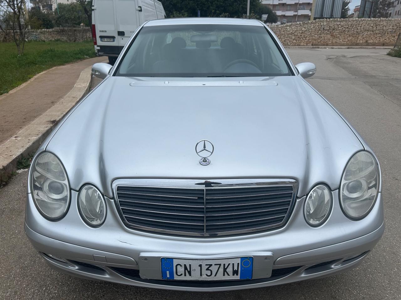 MERCEDES CLASSE E 220 - CAMBIO AUTOMATICO