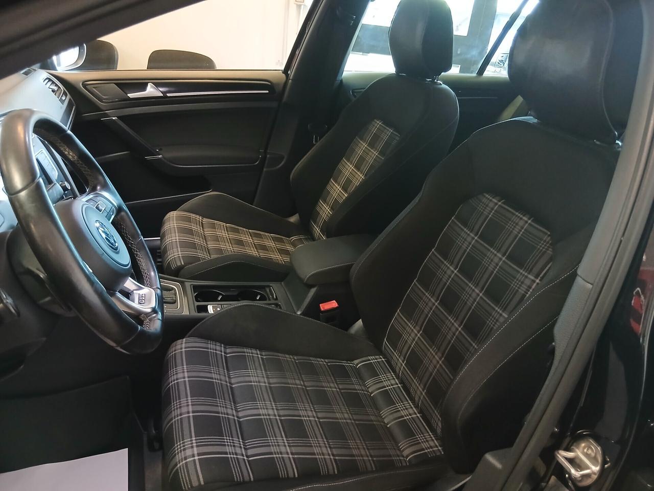 Volkswagen Golf 7 GTD 2.0 TDI DSG 184CV GARANTITA