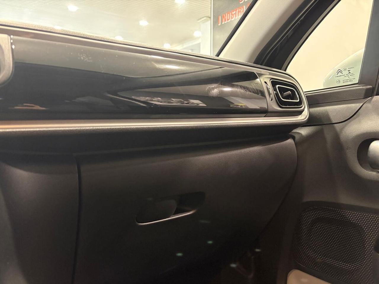 Citroen C3 1.2 puretech Shine Pack s&s 83cv