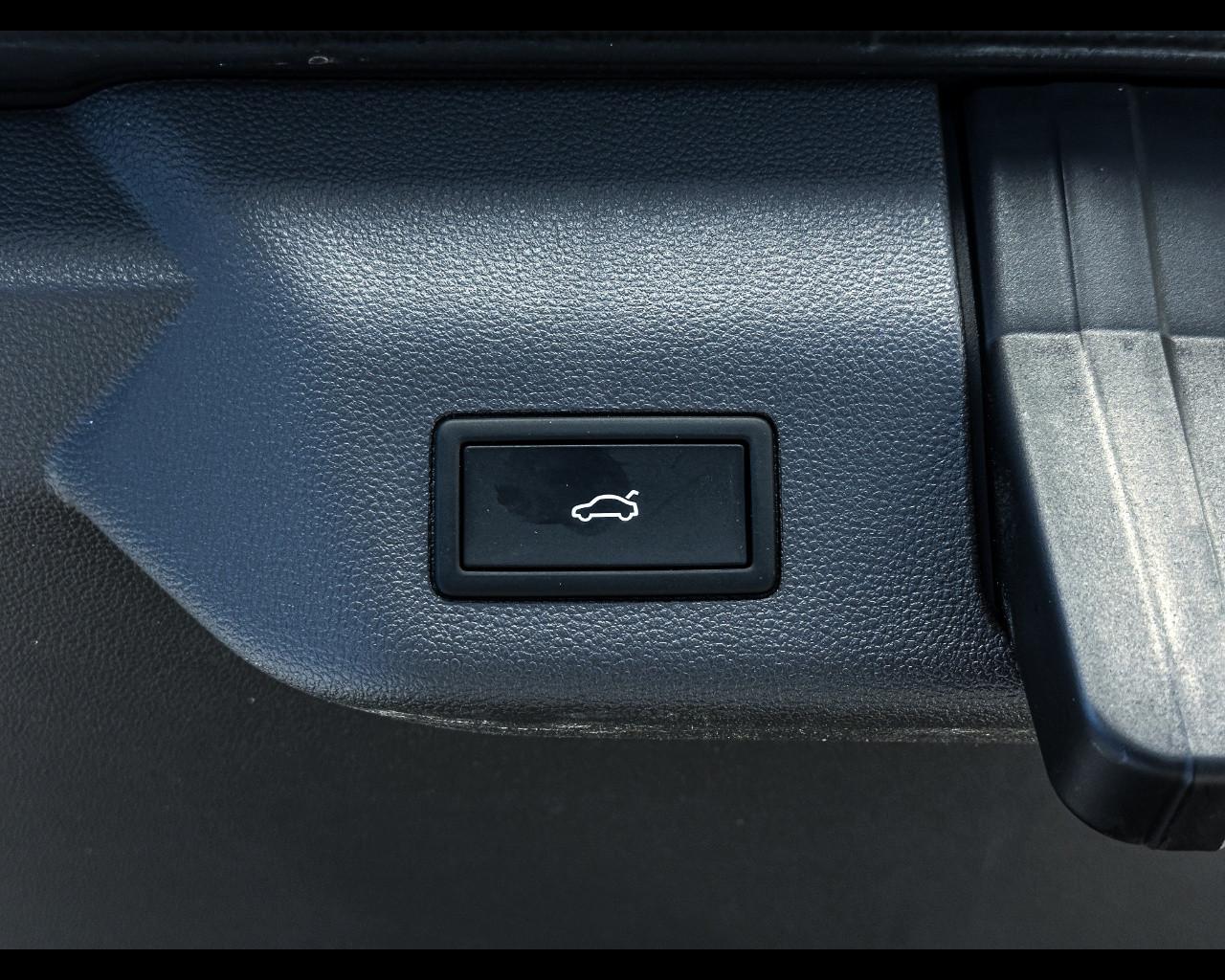 VOLKSWAGEN Multivan 7ª '21-> - Multivan 1.5 PHEV DSG 4Motion Life