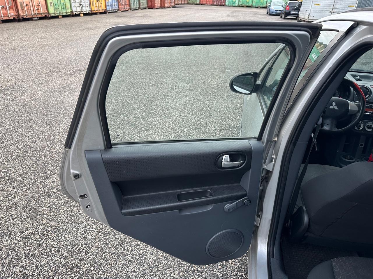 Mitsubishi Colt 1.1 12V 5p. Sound Climatic AUTOCARRO GPL