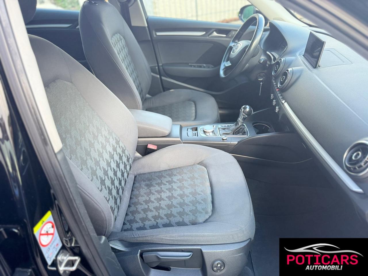 Audi A3 1.6 TDI 105 CV AUTOMATICA