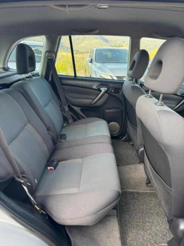 TOYOTA RAV 4 MY23 RAV4 2.0 Tdi D-4D cat 5 porte Sol