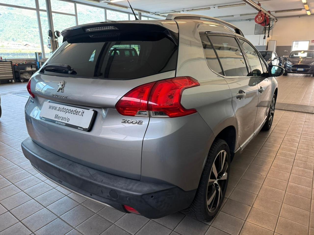 Peugeot 2008 BlueHDi 100 Allure