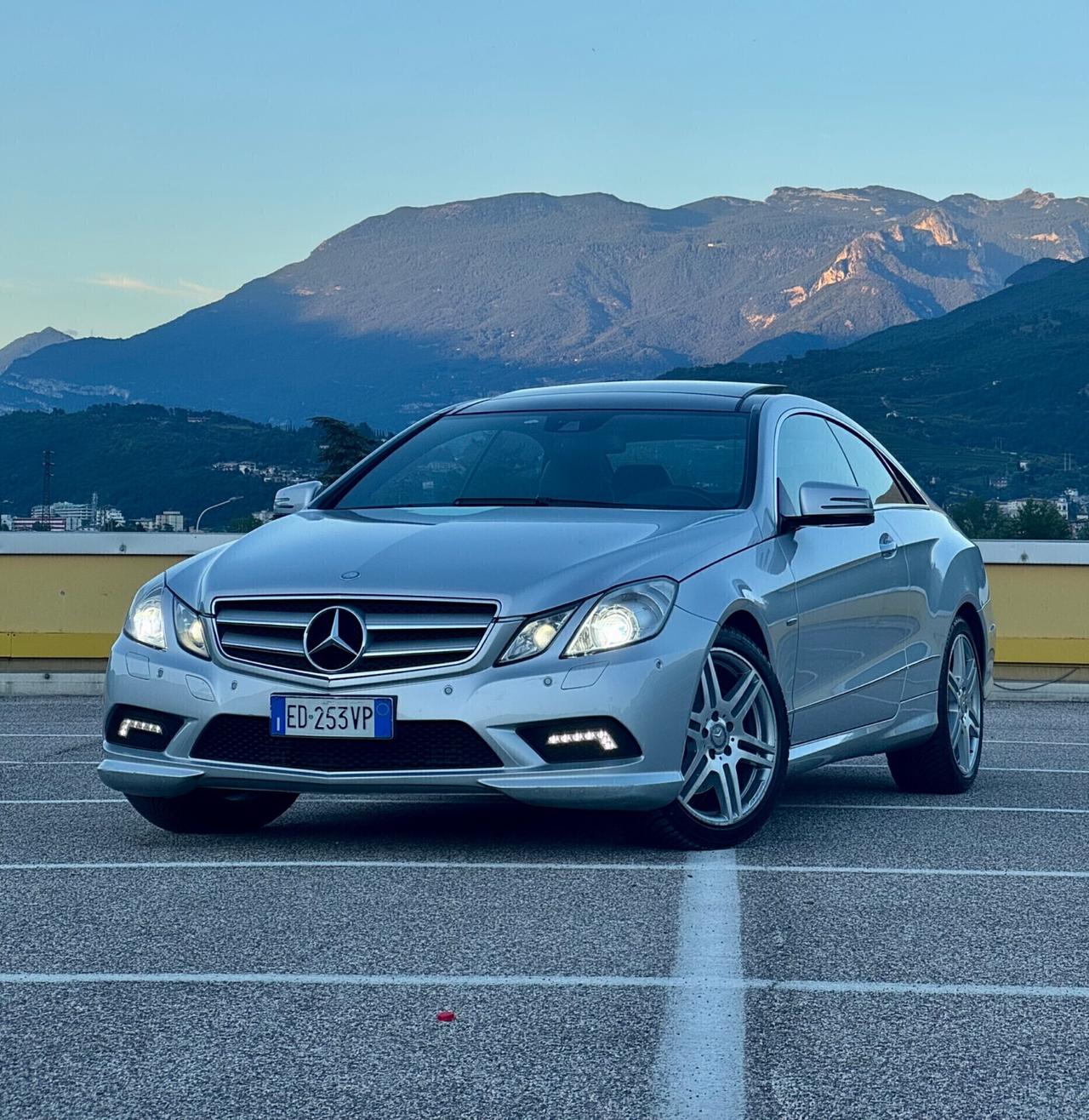 Mercedes-benz E220 Avantgarde AMG FULL OPT.