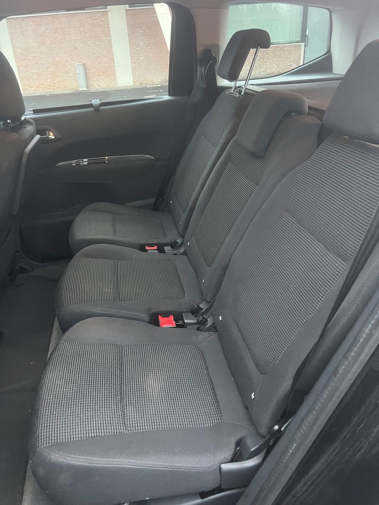 Peugeot 5008 1.6 HDi 112CV Business