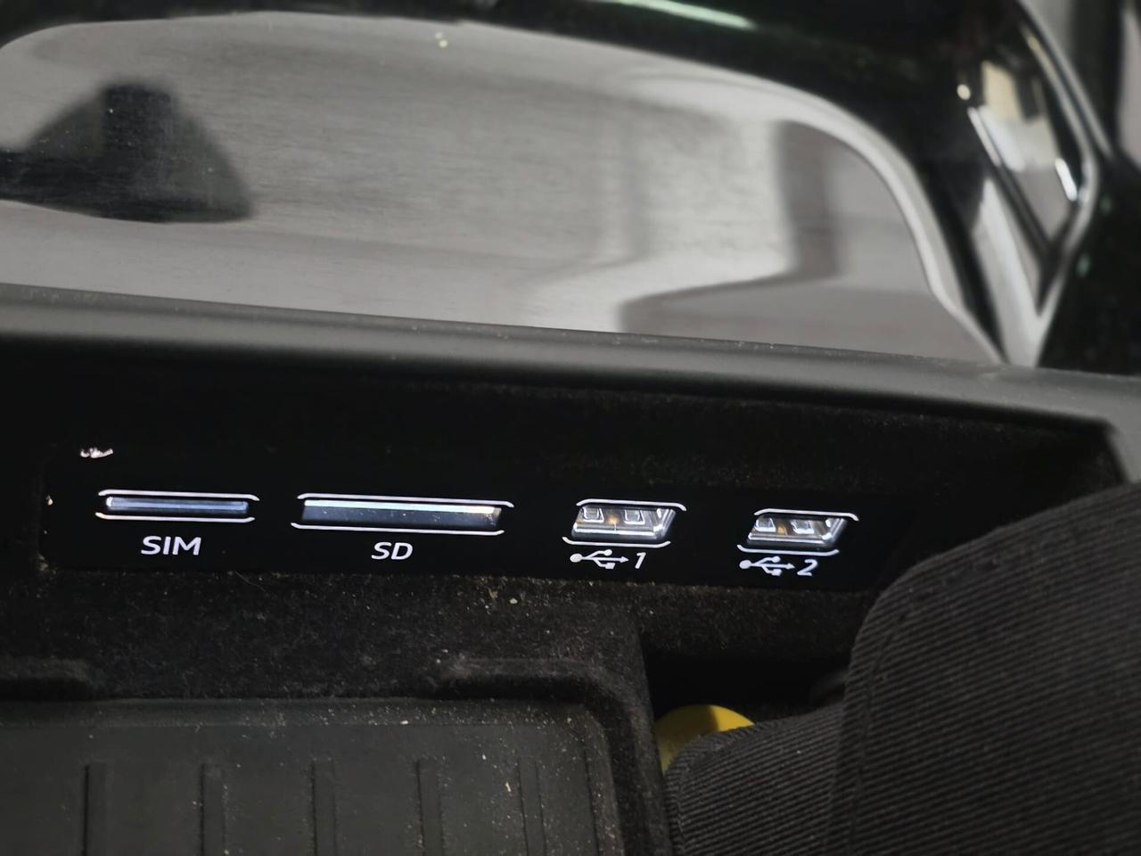 Audi A8 Long 3.0 TDI Quattro Mild Hybrid – President Edition (285 CV)