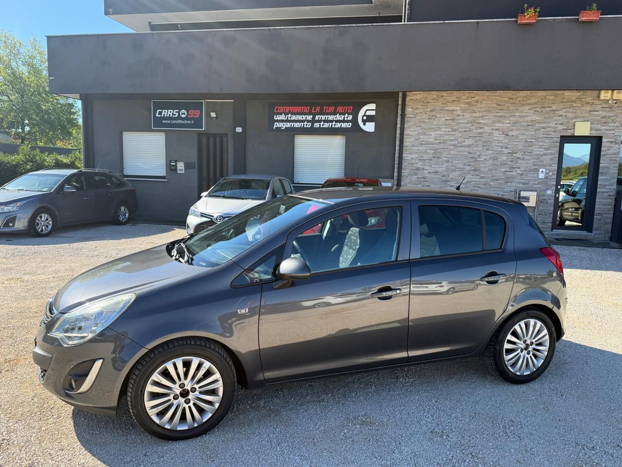 Opel Corsa 1.2 5 porte COSMO