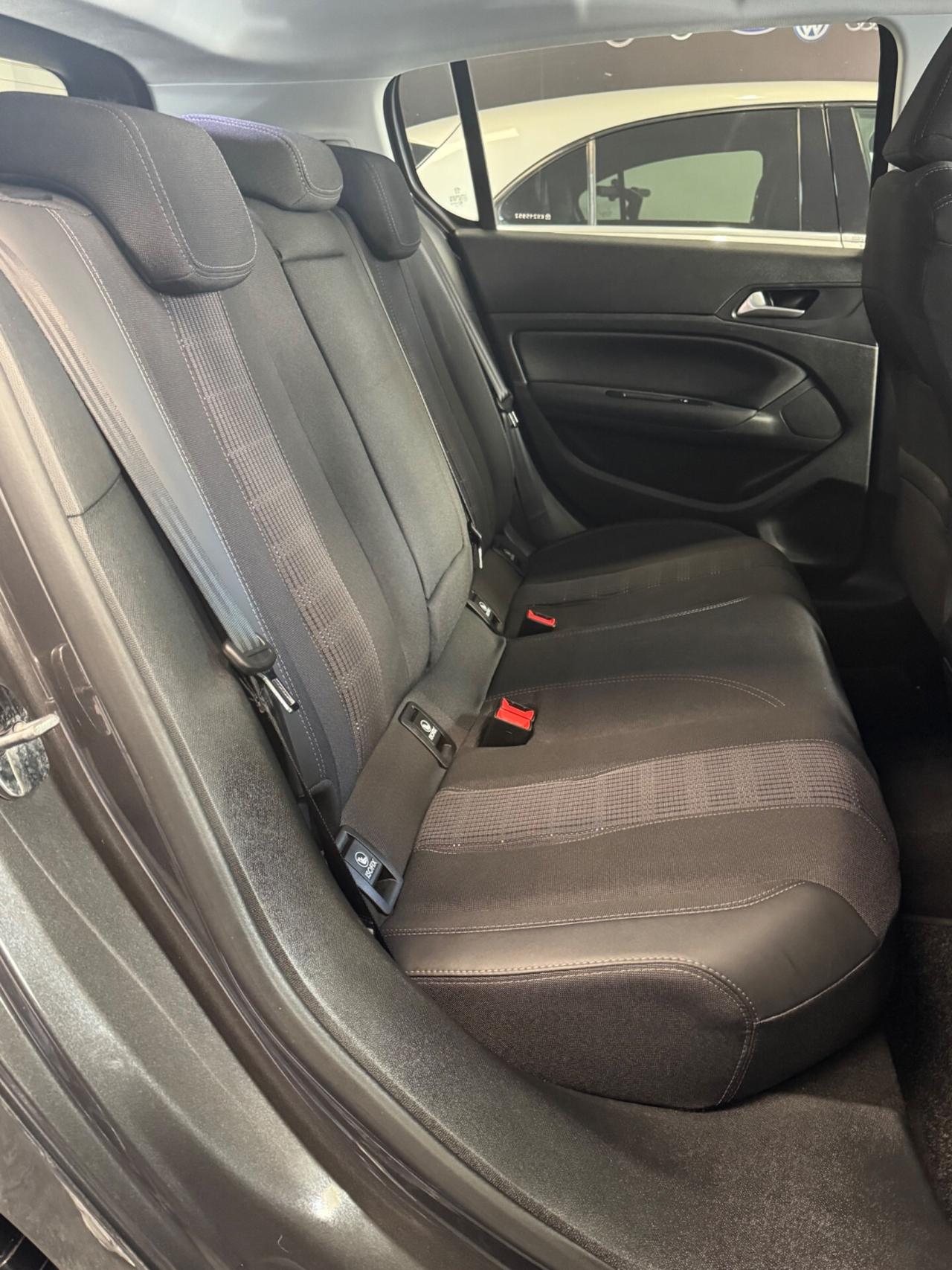 Peugeot 308 1.5 BlueHDi 130 S&S Allure