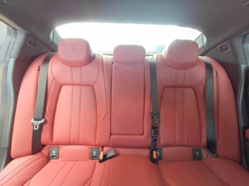 Maserati Ghibli V6 3.0 Modena 350CV