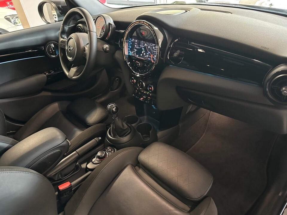 Mini 5p 1.5 Essential 75cv