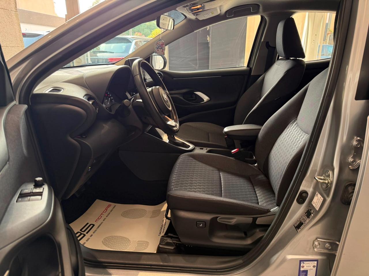 Toyota Yaris 1.5 Hybrid 5 porte Business