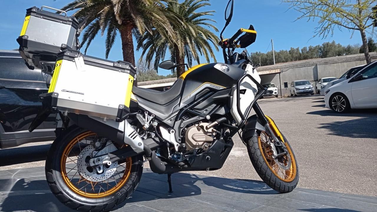 Qj Motor SVT 650 X-NUOVA-4 ANNI DI GARANZIA