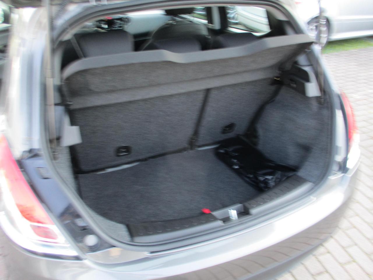 Lancia Ypsilon 1.0 Hybrid Silver Plus - Ok Neopat./Bluetooth