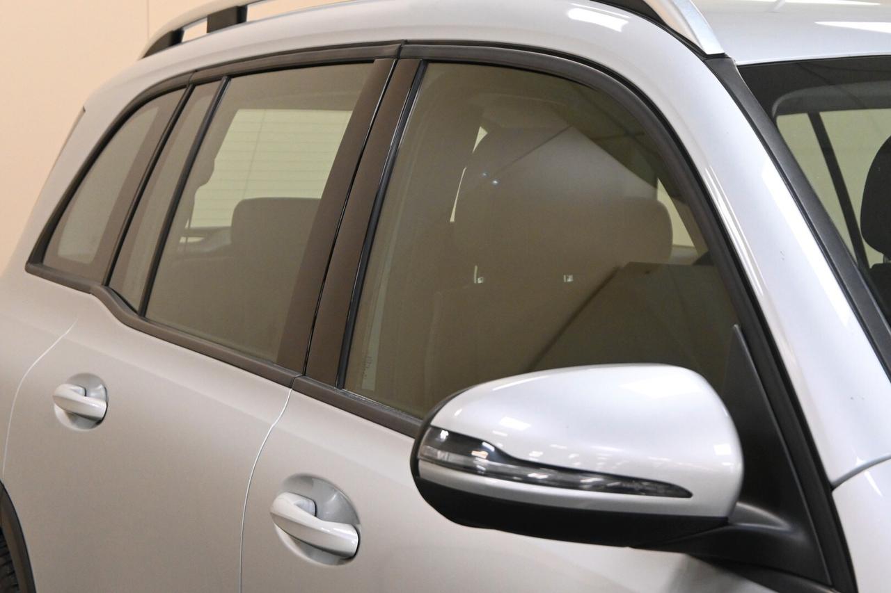 MERCEDES GLB (X247) GLB 200 d Automati...