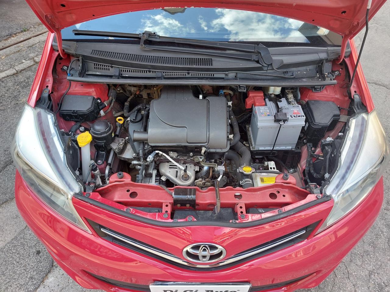 Toyota Yaris 1.0 5 porte Lounge