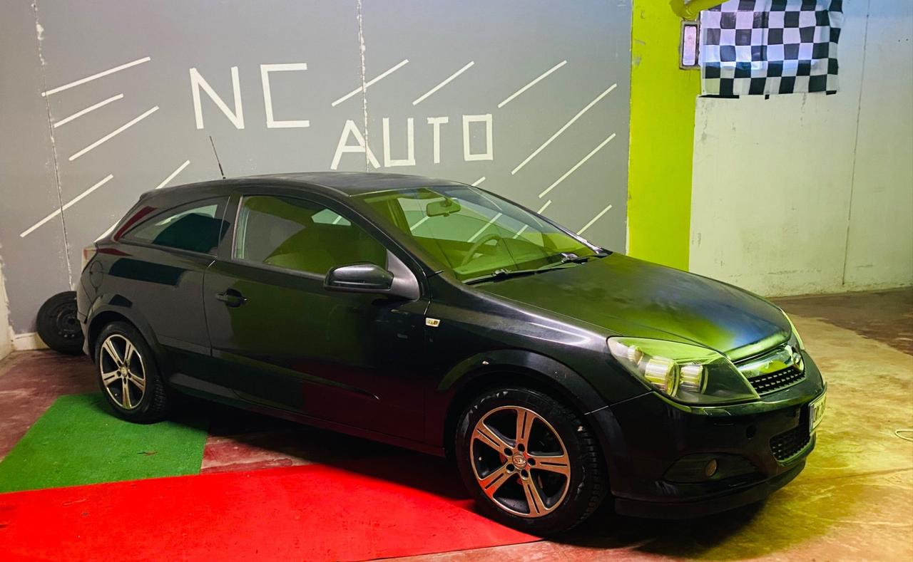 Opel Astra GTC 1.7 CDTI 110CV 3 porte Cosmo