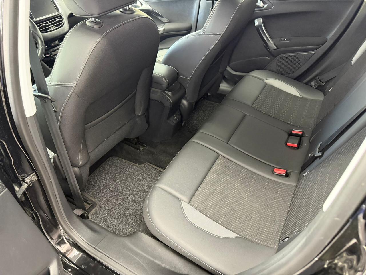 Peugeot 2008 BlueHDi 120 S&S Allure