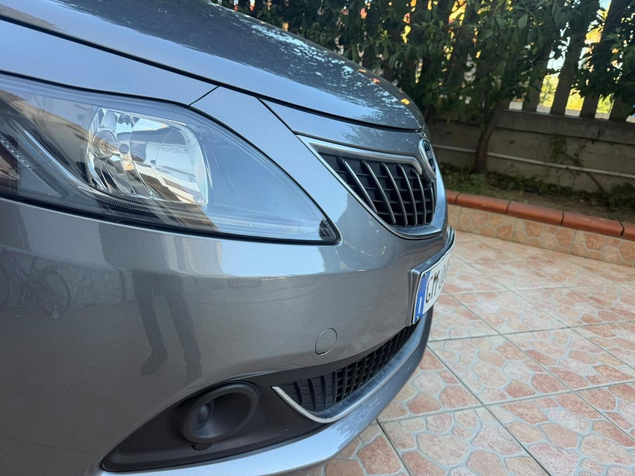 Lancia Ypsilon 1.0 FireFly 5 porte S&S Hybrid Silver Plus
