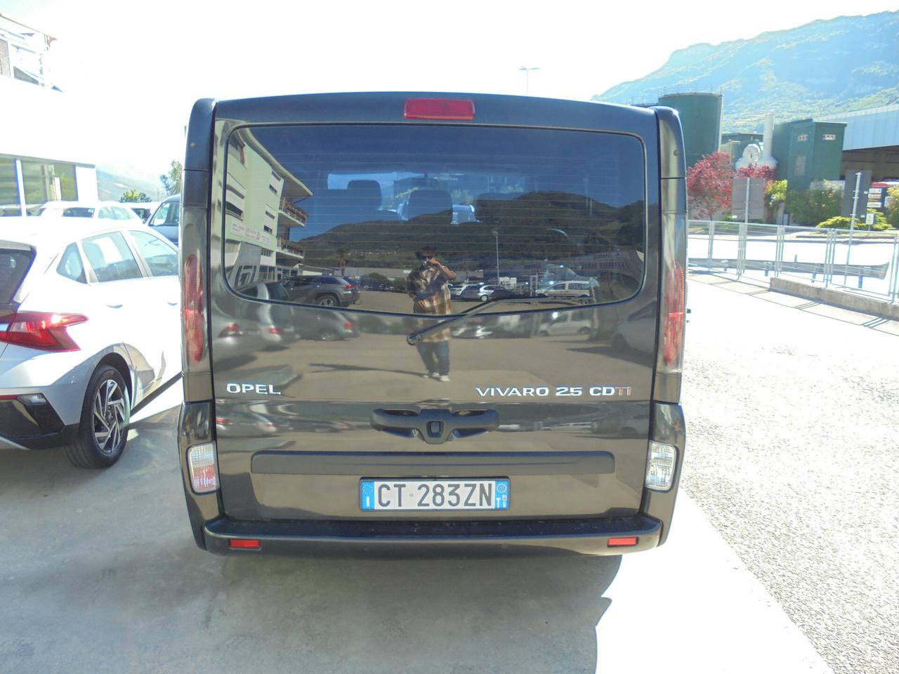 Opel Vivaro 27 2.5 CDTI/135CV PC-TN Tour