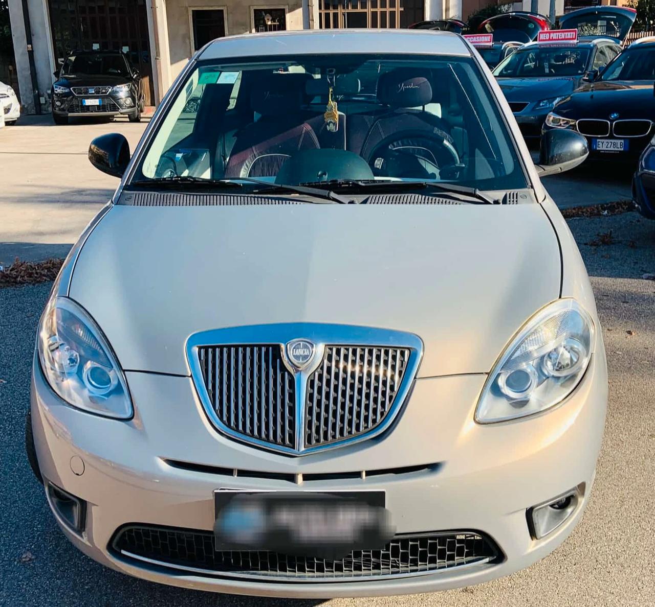 Lancia Ypsilon 1.2 69 CV 5 porte S&S Silver