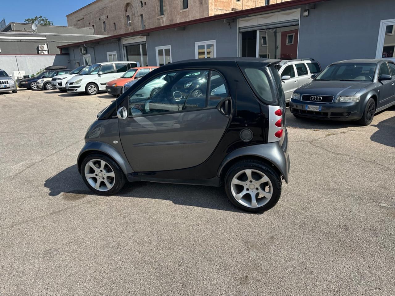 Smart 700 city-coupé pure (37 kW)