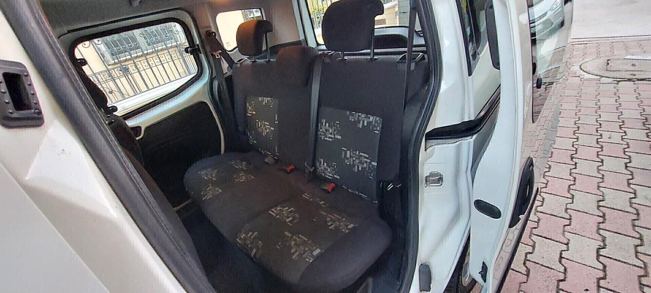 QUBO 1,4 NATURAL POWER METANO DI SERIE 70 CV X NEOPATENTATI LEGA IMPECCABILE 5 POSTI