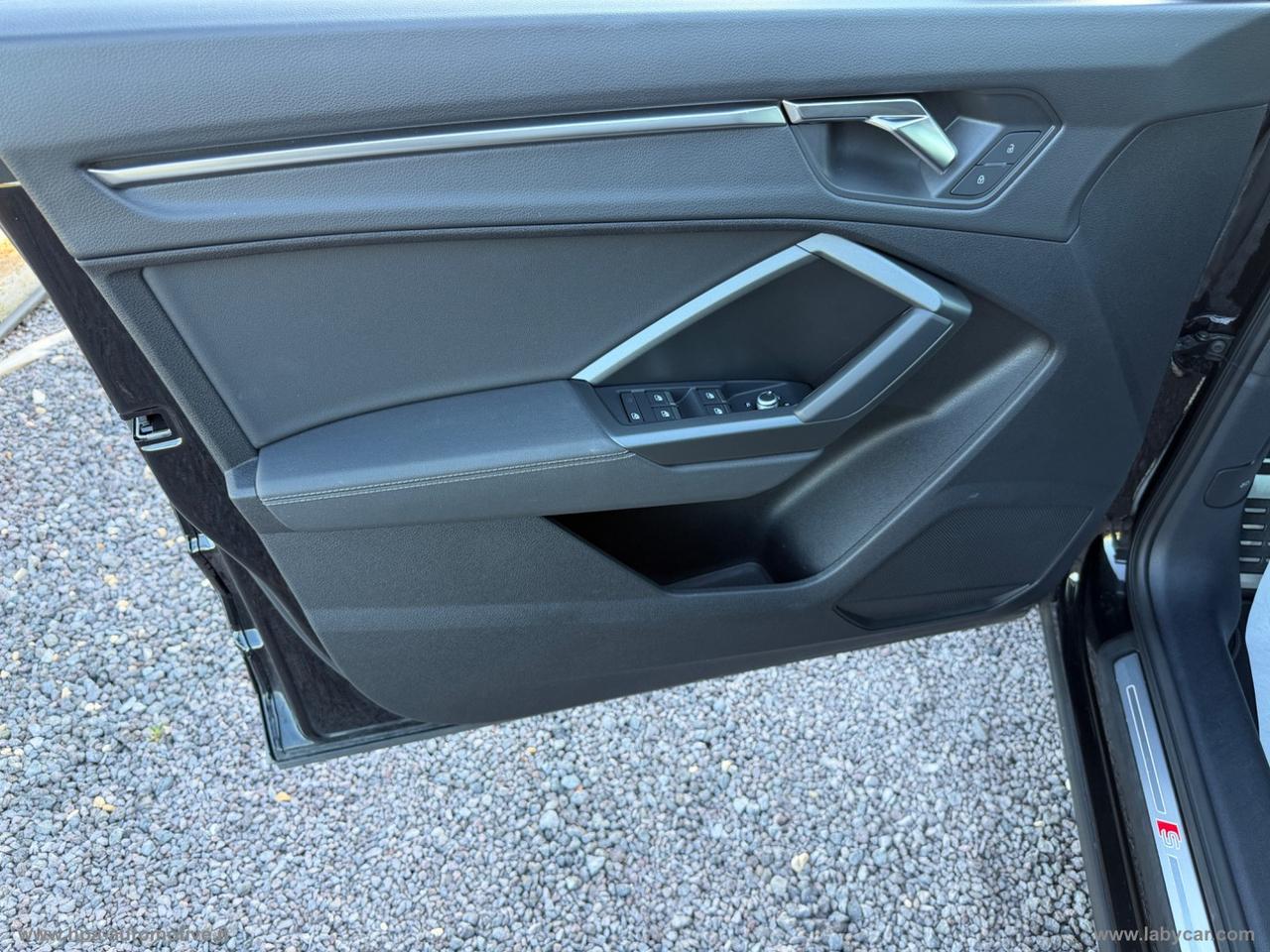 AUDI Q3 SPORTBACK 2.0TDI S-line NAVI FULL LED RETROCAMERA 360