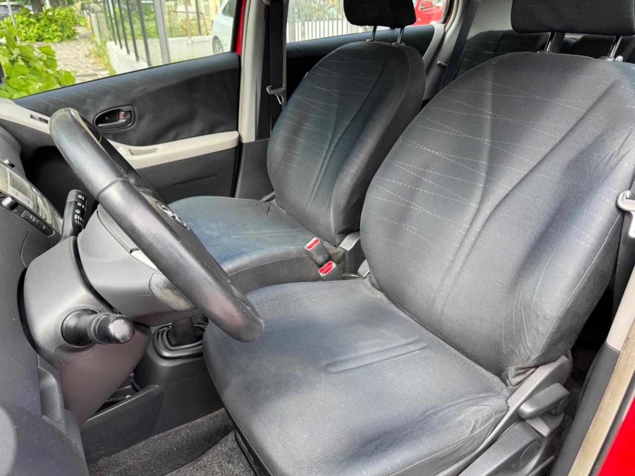 Toyota Yaris 1.0 5 porte Sol