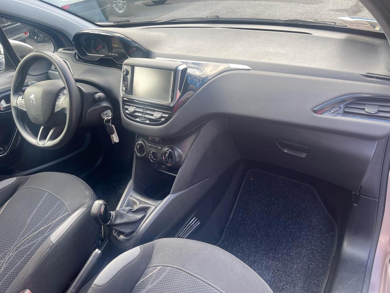 Peugeot 208 1.4 HDi 68 CV 5 porte Allure