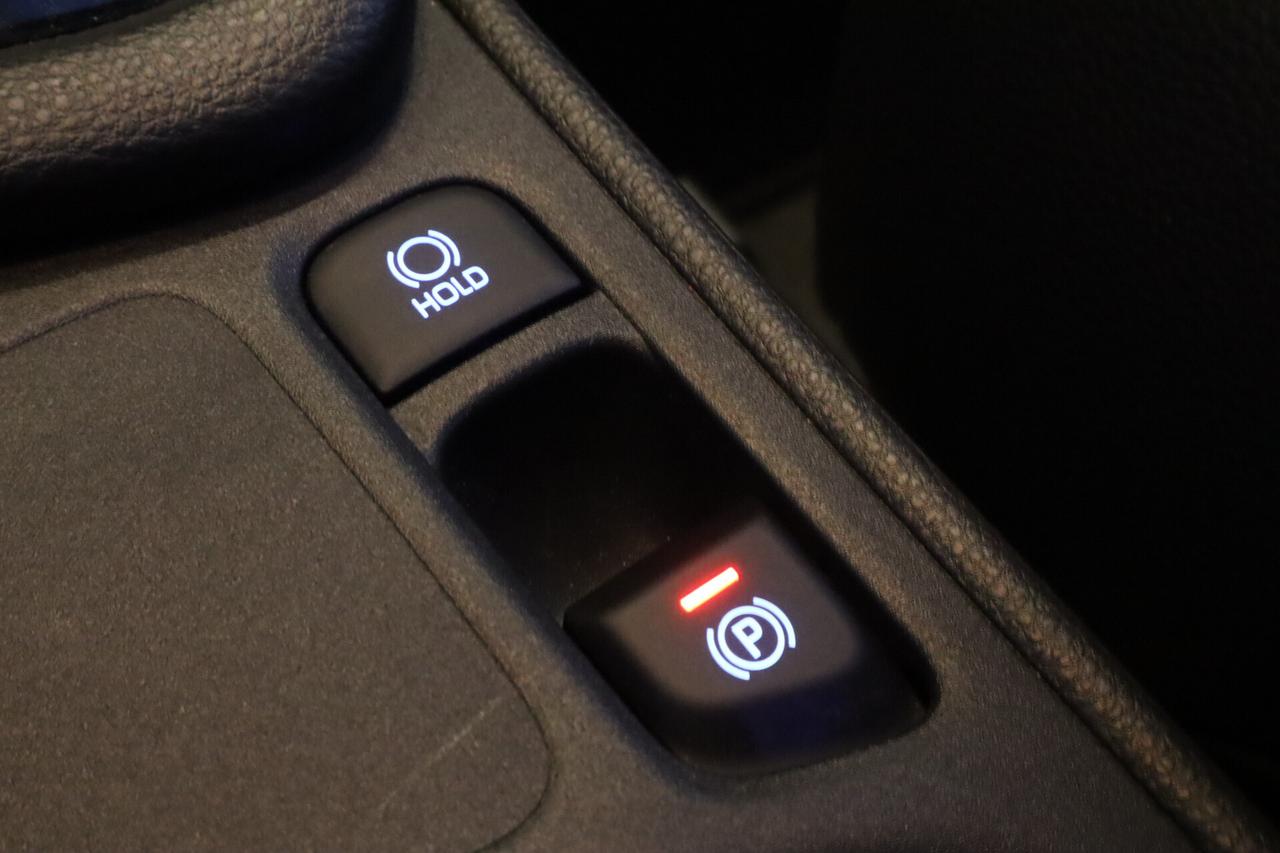 Toyota YARIS HYBRID LOUNGE AUTO TETTO PANORAMA PELLE CAMERA LED SOLO 45.000KM ANCHE GUIDABILE DA NEOPATENTATI