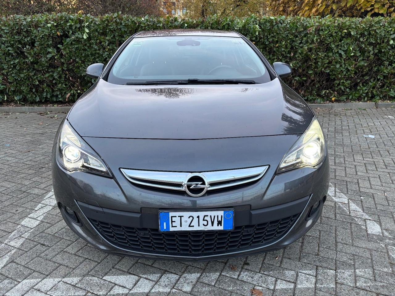 Opel Astra GTC 2.0 CDTI 165CV