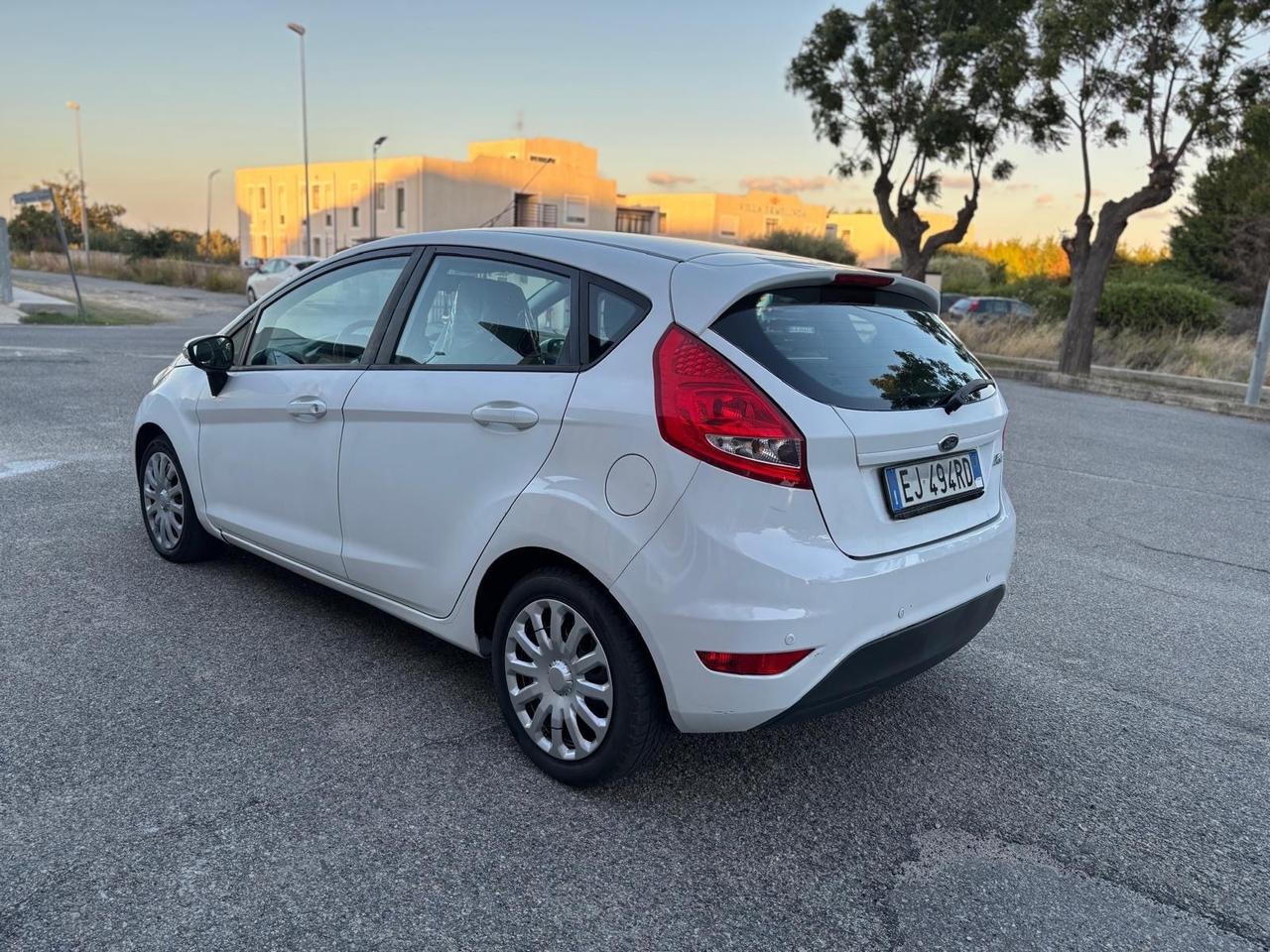 Ford Fiesta 1.4 TDCi 70CV 5 porte Titanium