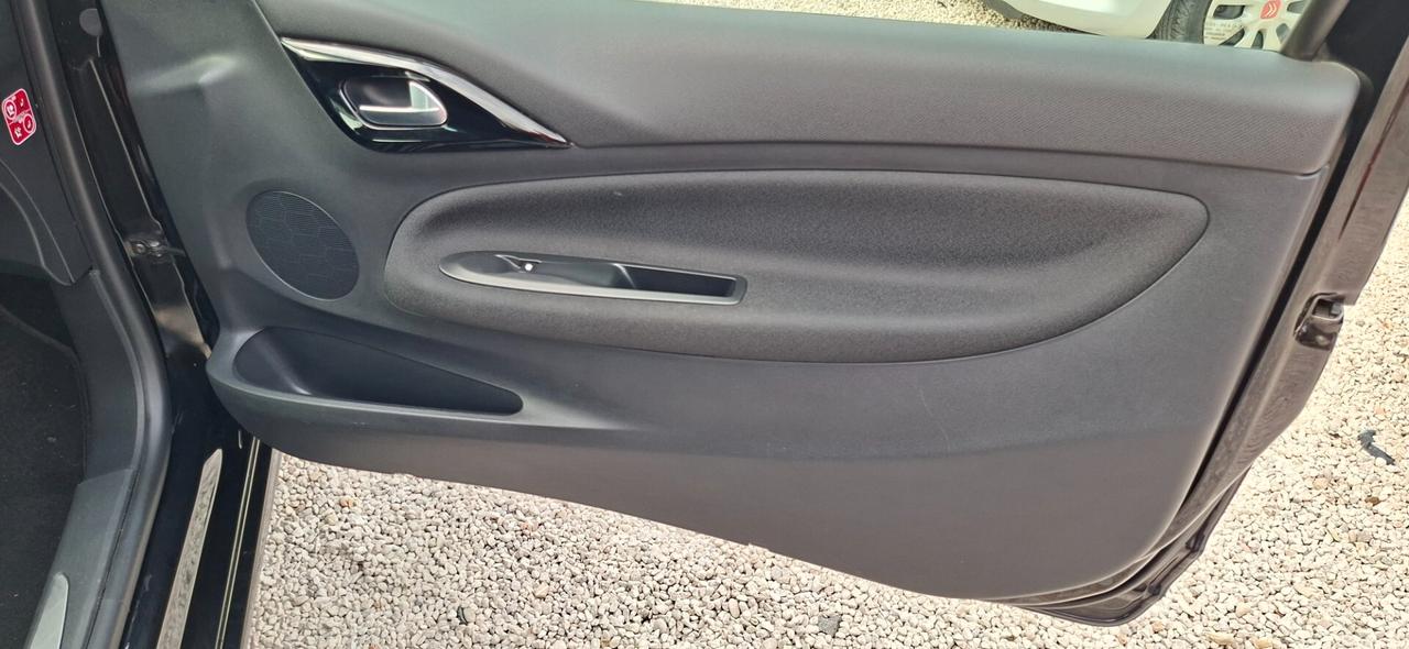 DS3 3 PureTech 82 So Chic NAVI/PELLE/TELEC. GARANZ.12MESI