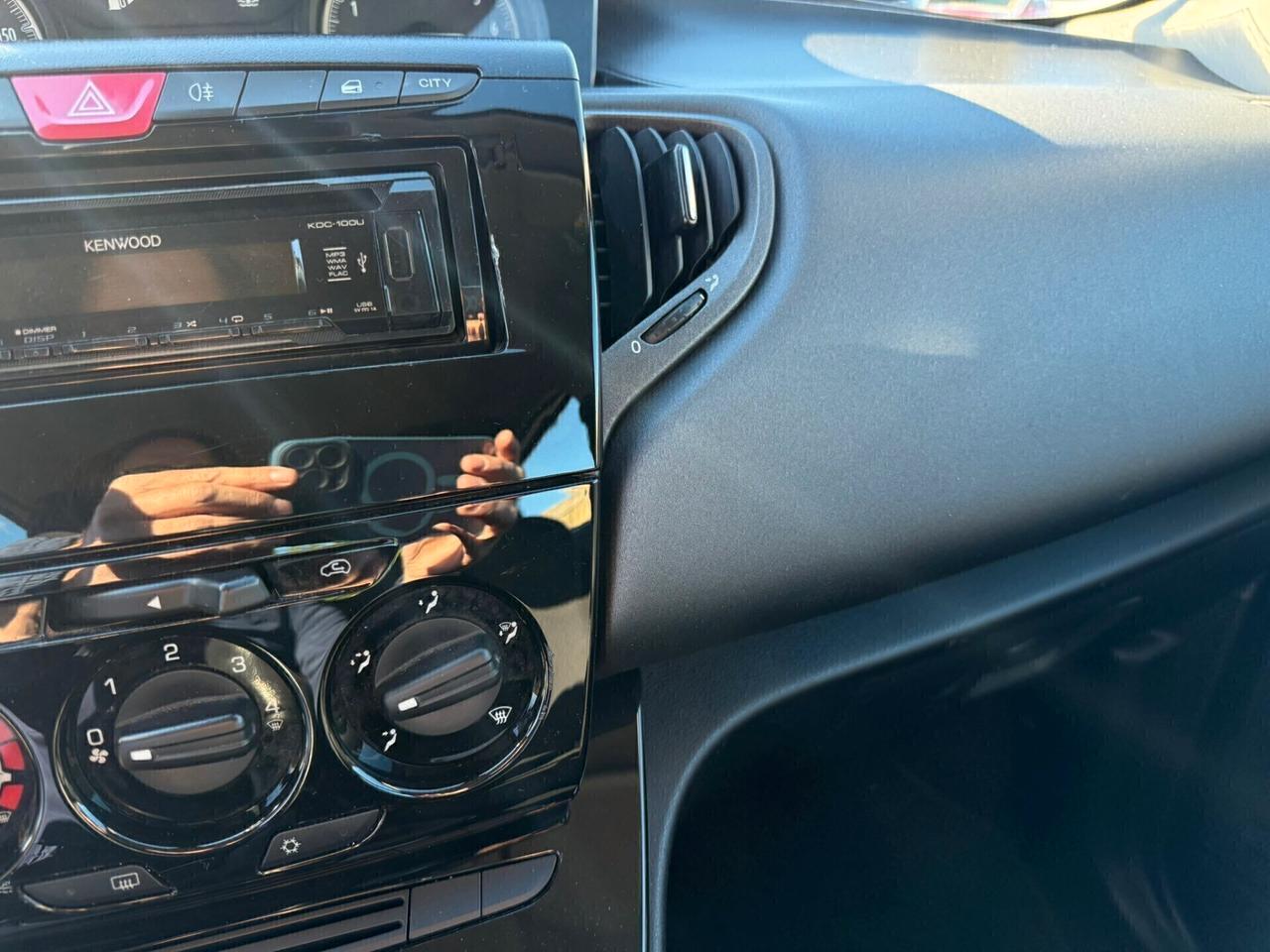 Lancia Ypsilon 1.2 69 CV 5 porte Platinum